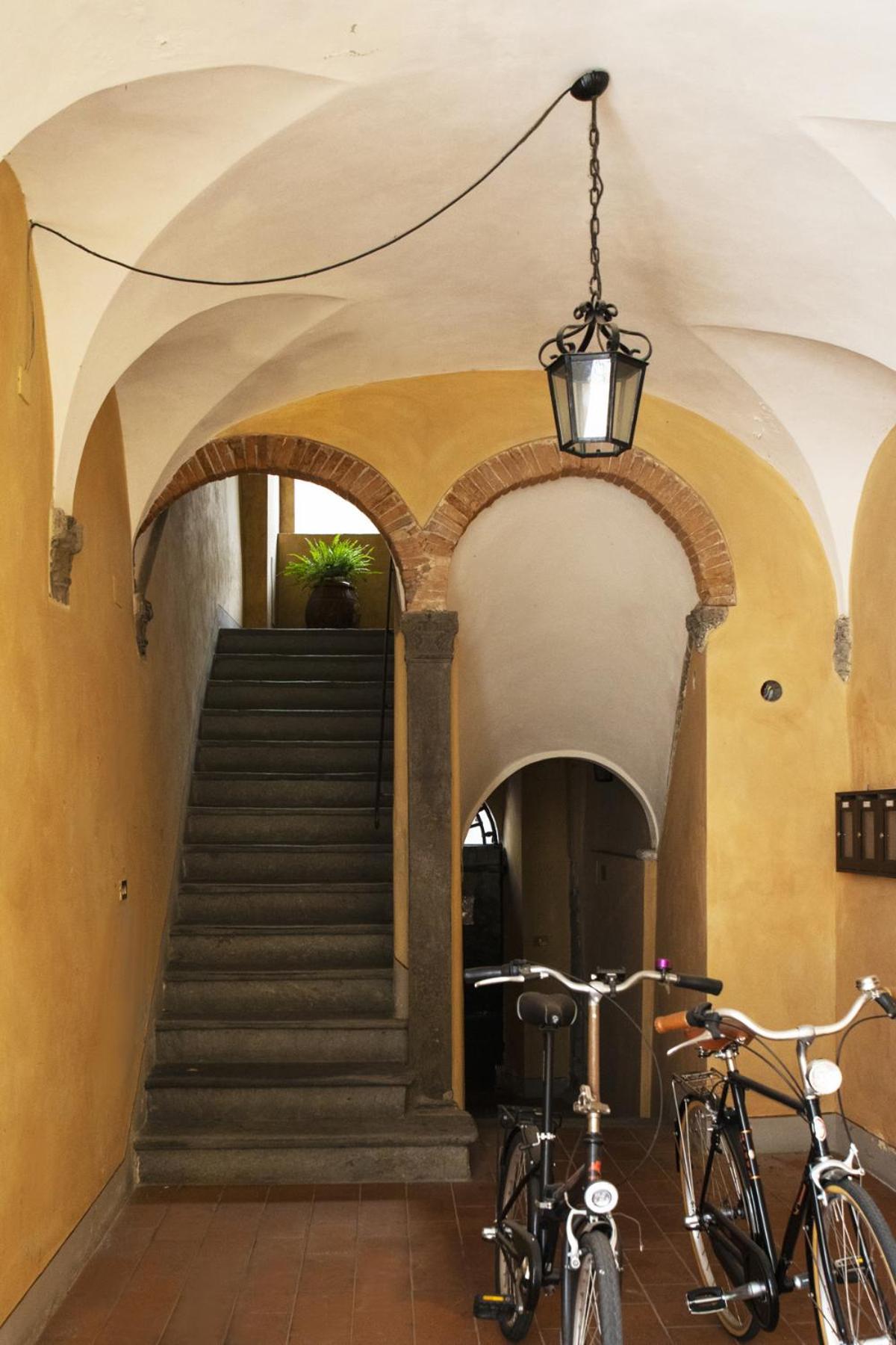 La Mansardina Beccheria Central Apartment 1 Double Bedroom, 1 Sofa Bed Lucca Eksteriør billede